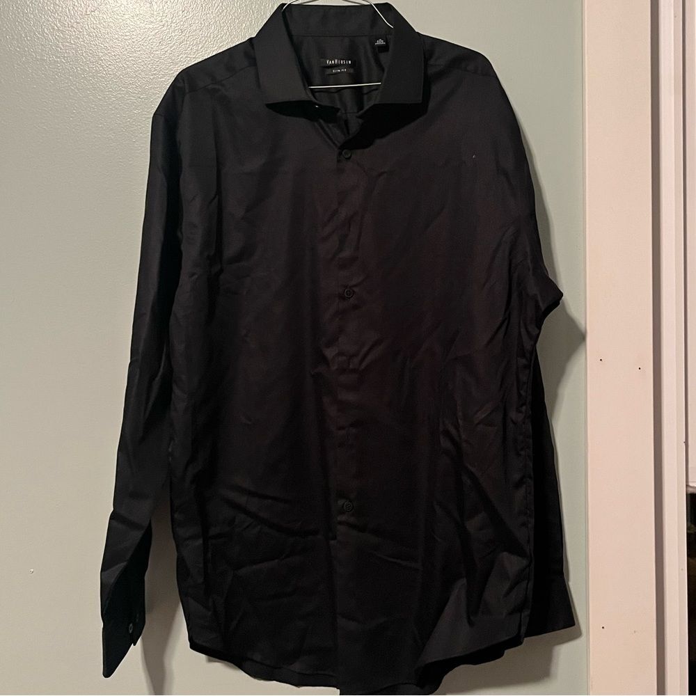 VanHeusen Button Up
